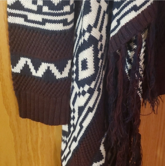 Cloud Chaser Tappered Front Cardigan with fringe - Picture 6 of 6